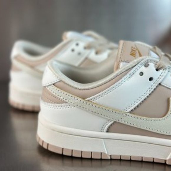 Nike Dunk Low Gold Swoosh main image 9